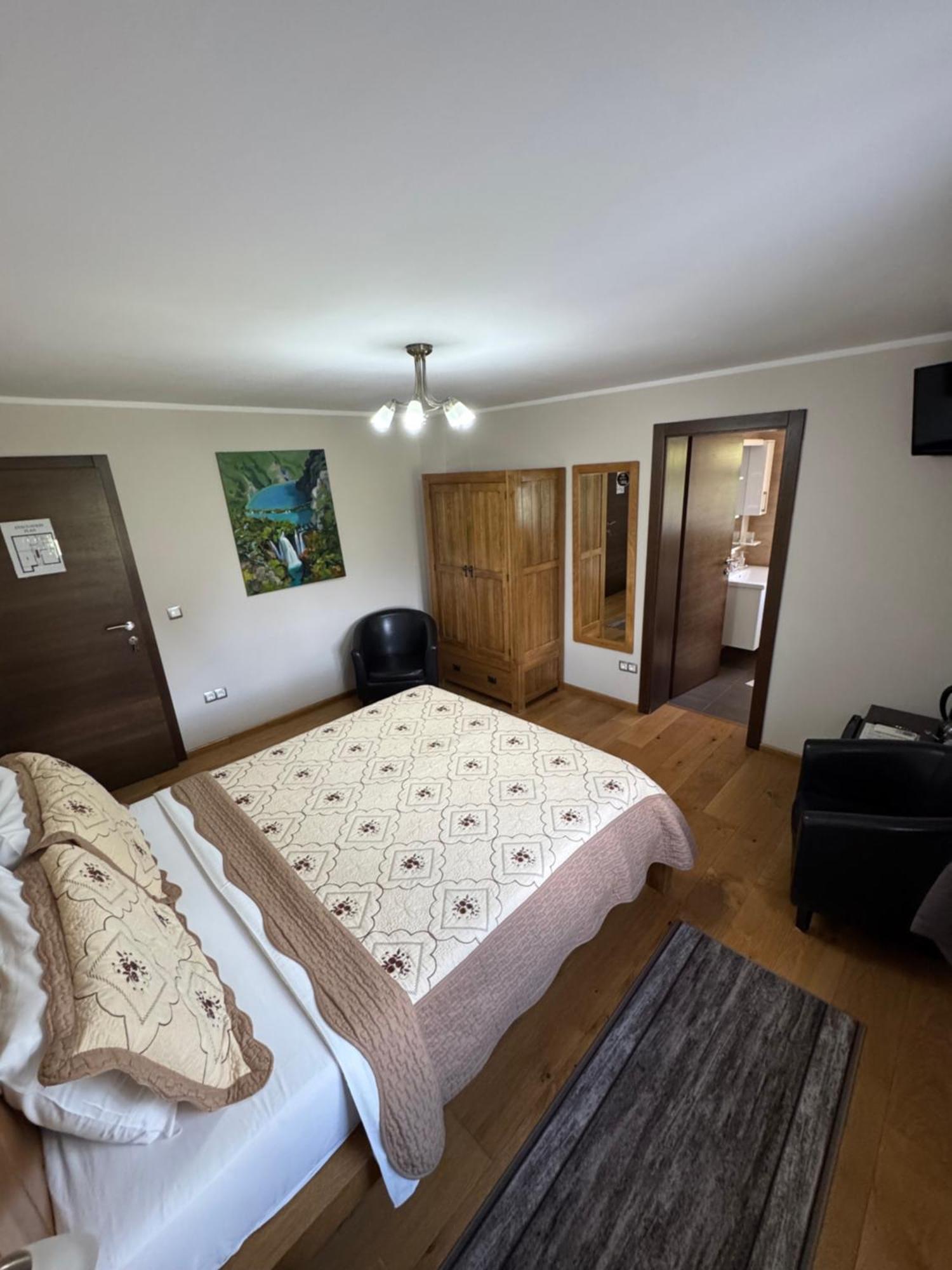 B&B Millenium House Plitvička Jezera Dış mekan fotoğraf